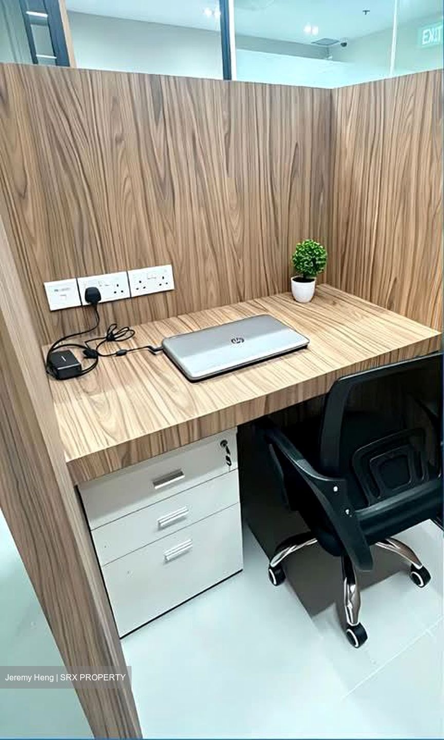 International Plaza (D2), Office #568227531